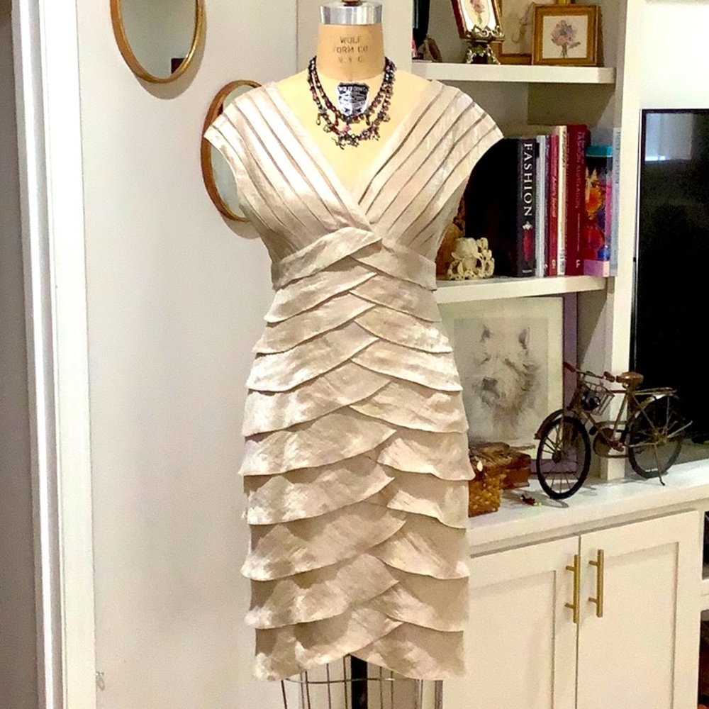 Adrianna Papell stretch gold lame’ dress Size 8
